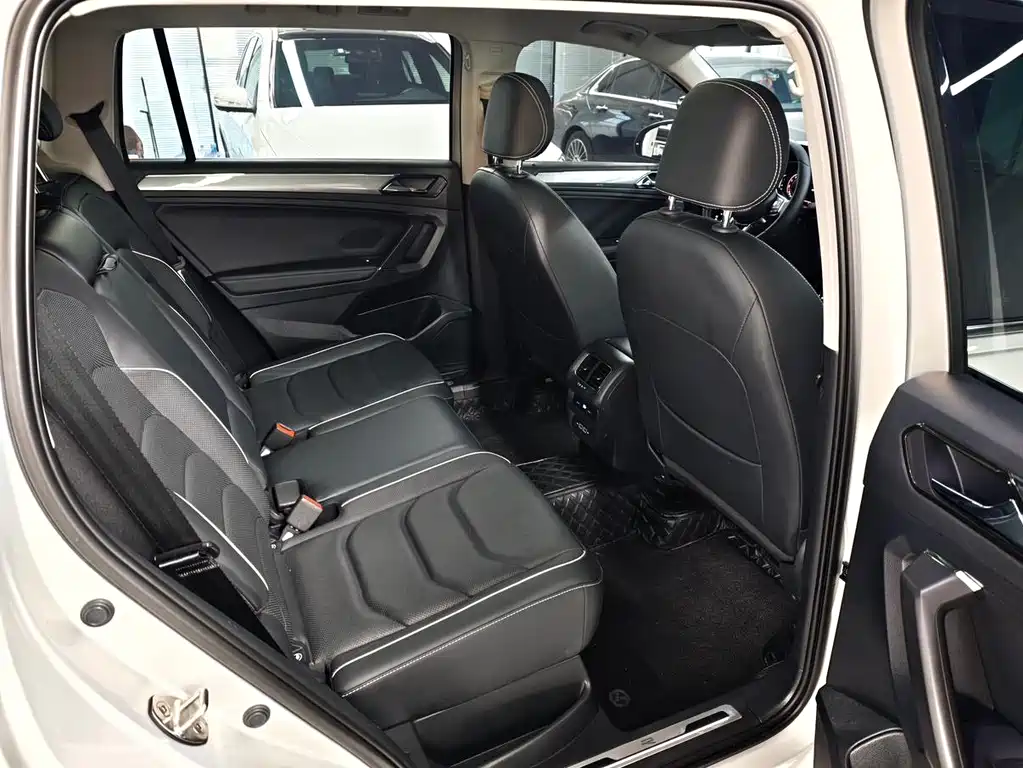 Volkswagen Tiguan L 2021 — фото 15