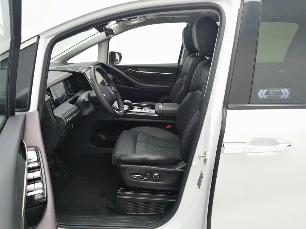 GAC Trumpchi M8 2024 — фото 10