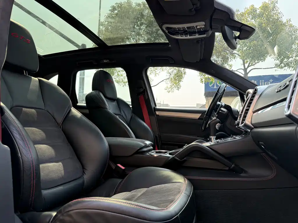 Porsche Cayenne 2016 — фото 12