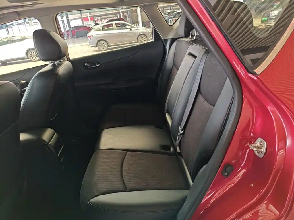 Nissan Tiida 2016 — фото 17