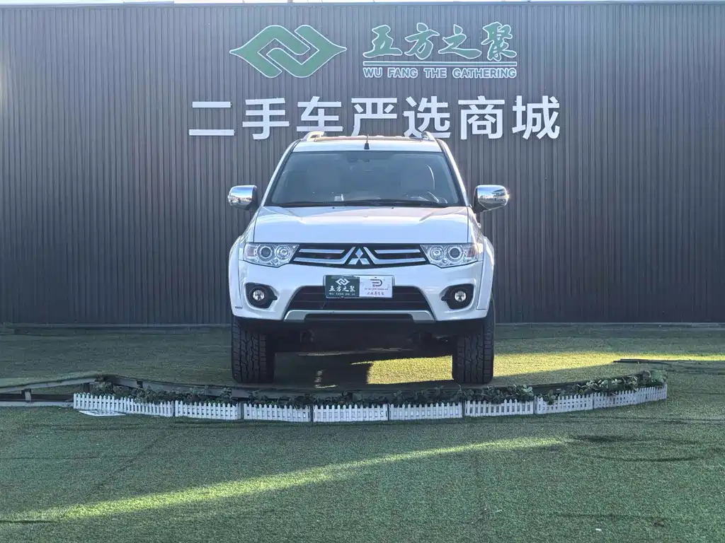 Mitsubishi Pajero Sport 2016 — фото 2