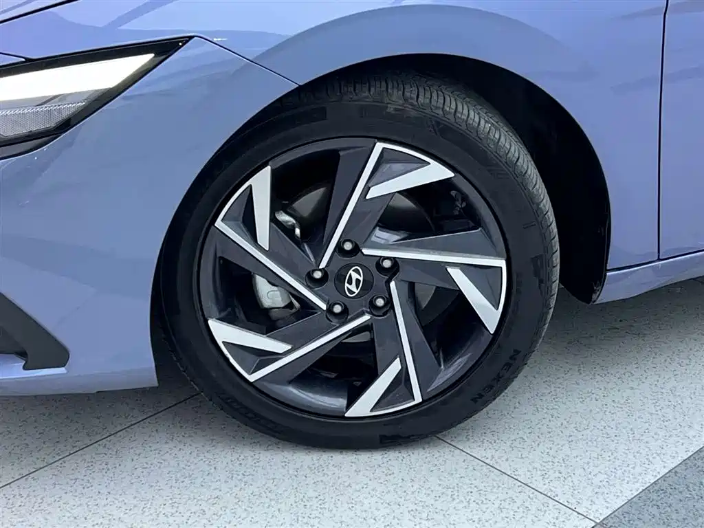 Hyundai Elantra 2024 — фото 10