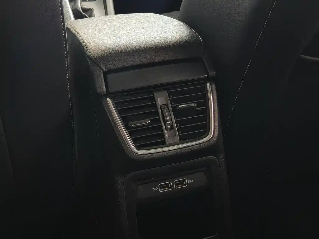Skoda Octavia 2021 — фото 14