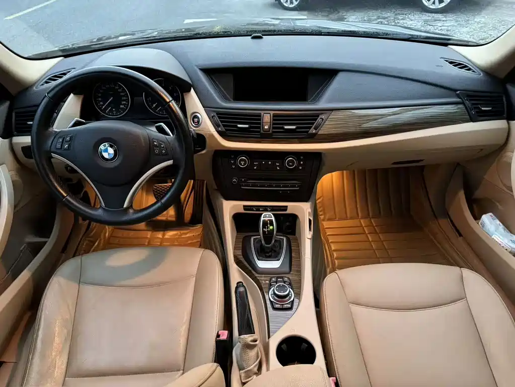 BMW X1 2012 — фото 15