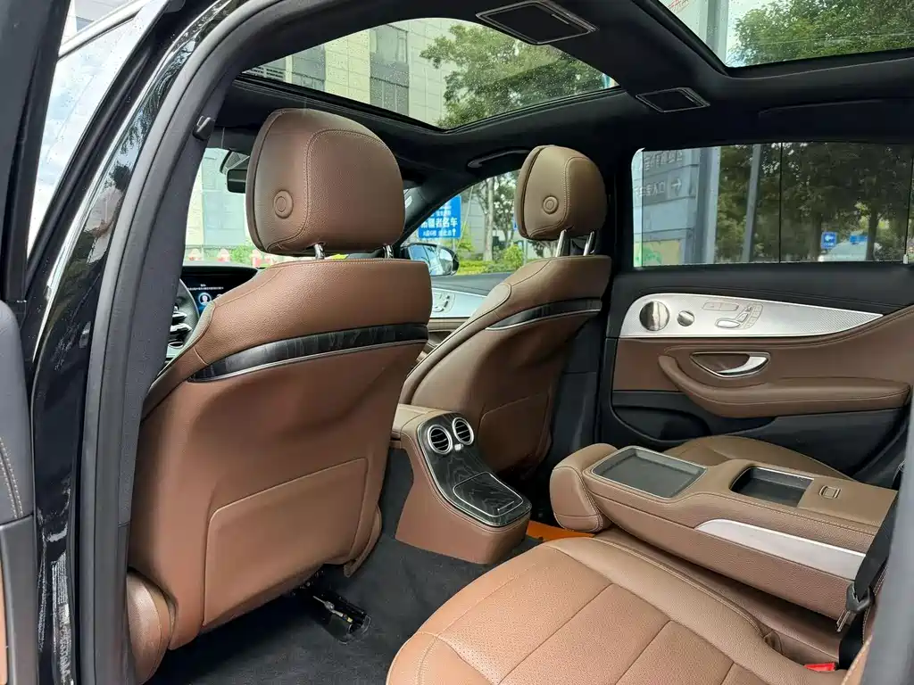 Mercedes-Benz E-Class 2022