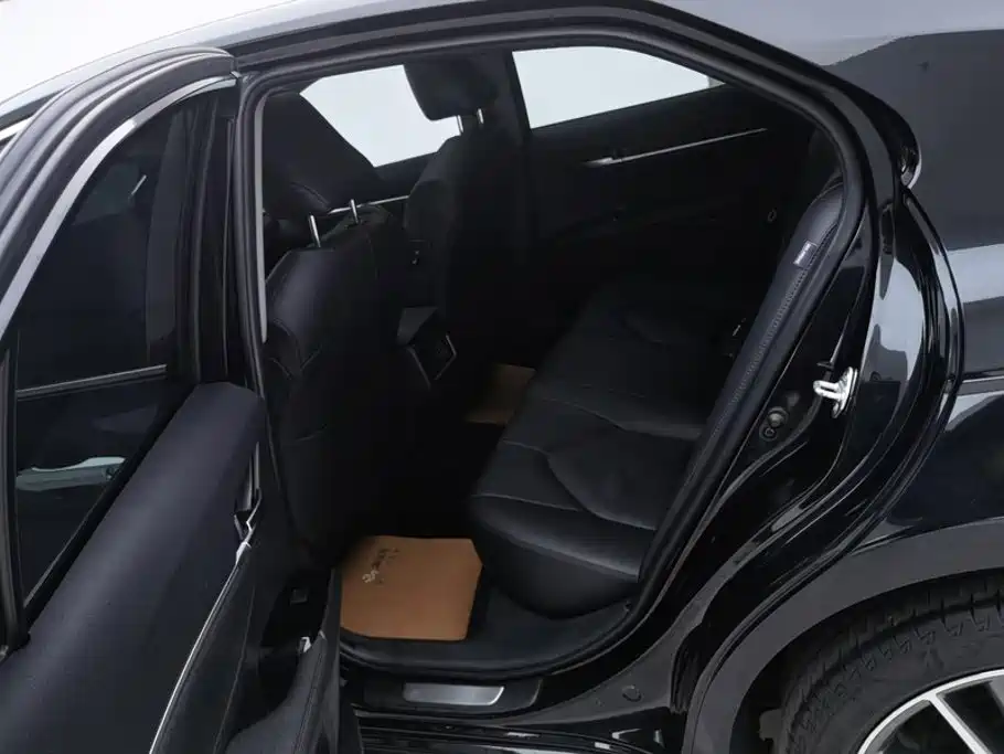 Toyota Camry 2023 — фото 11