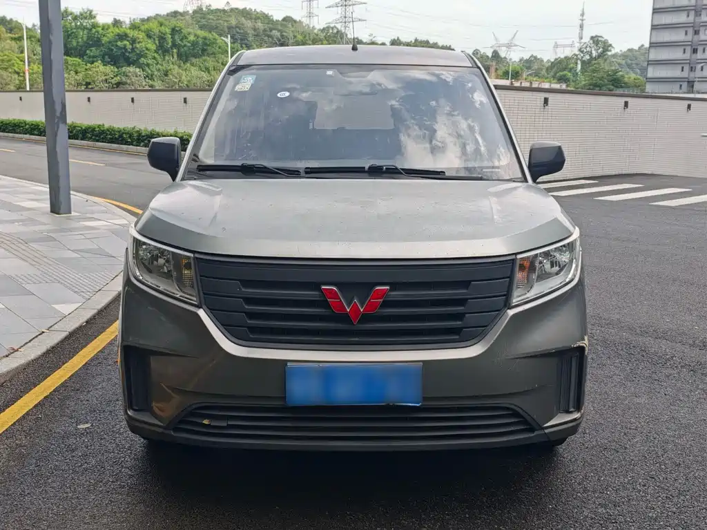 Wuling Hongguang PLUS 2021