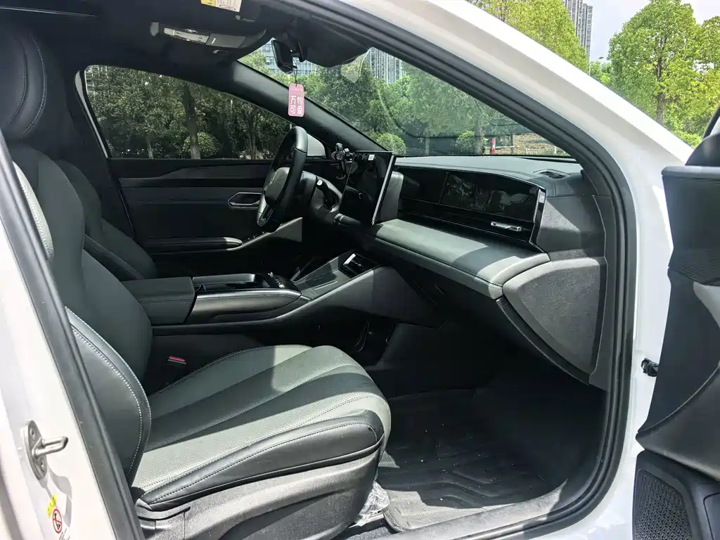 BYD Qin L 2025 — фото 11
