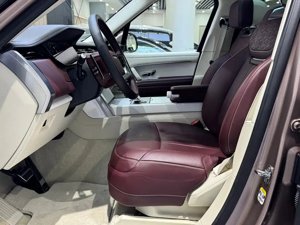 Land Rover Range Rover 2025 — фото 13