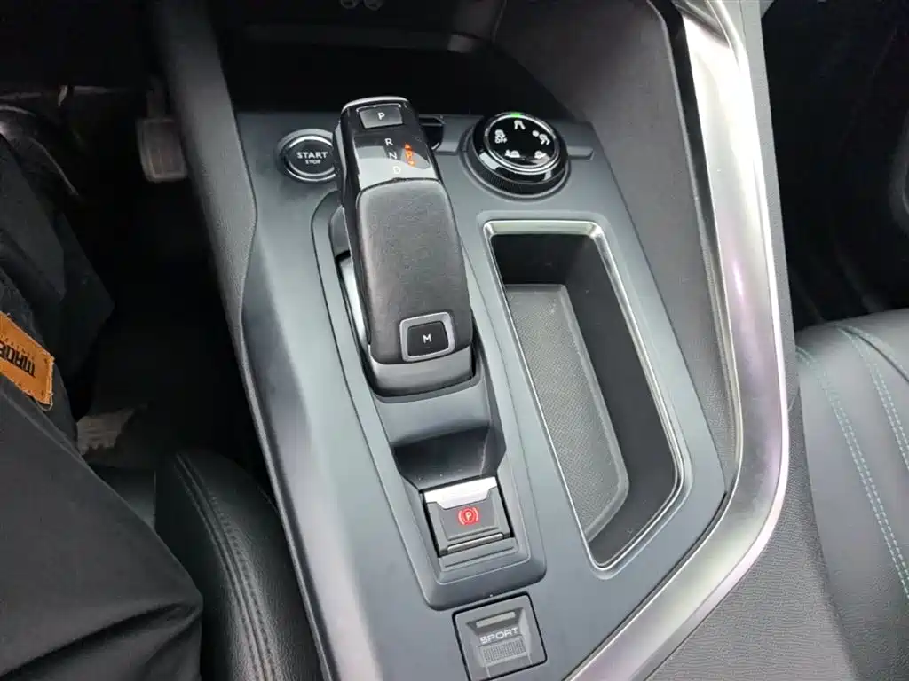 Peugeot 5008 2023 — фото 14