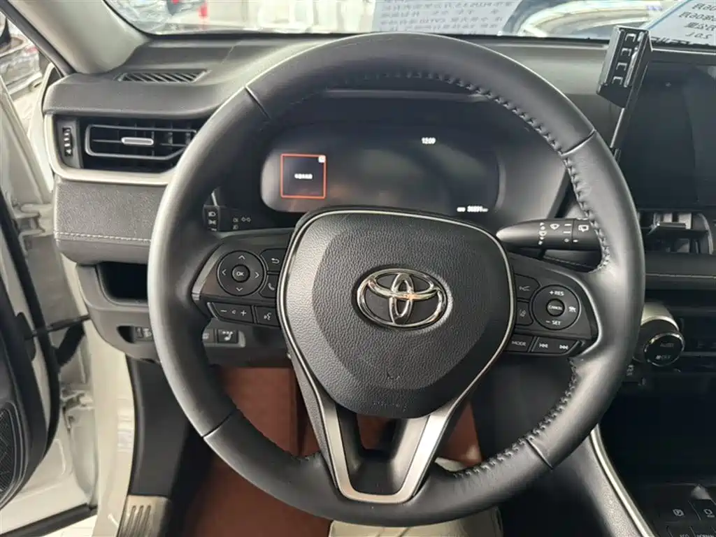 Toyota Wildlander 2023 — фото 14