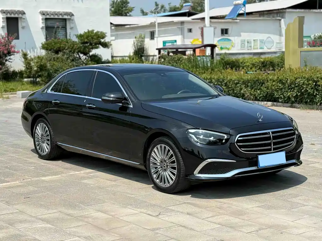Mercedes-Benz E-Class 2022