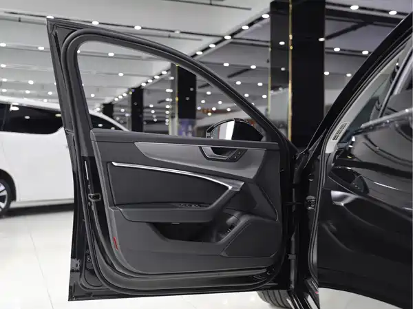 Audi A6L 2022