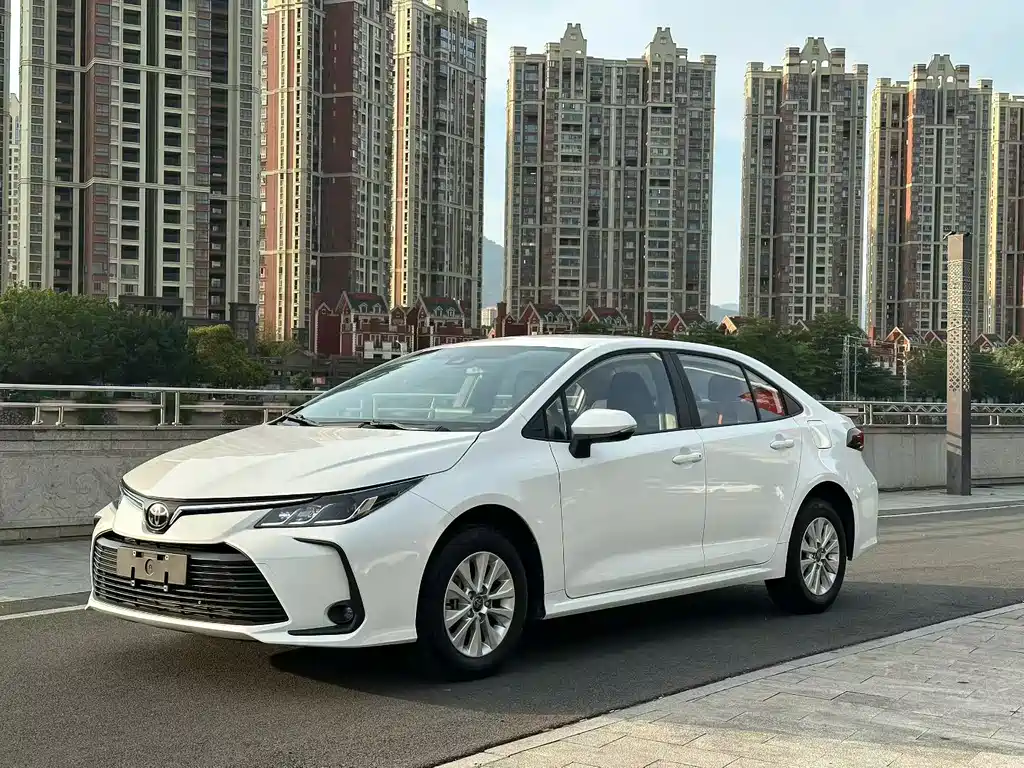 Toyota Corolla 2024 — фото 1