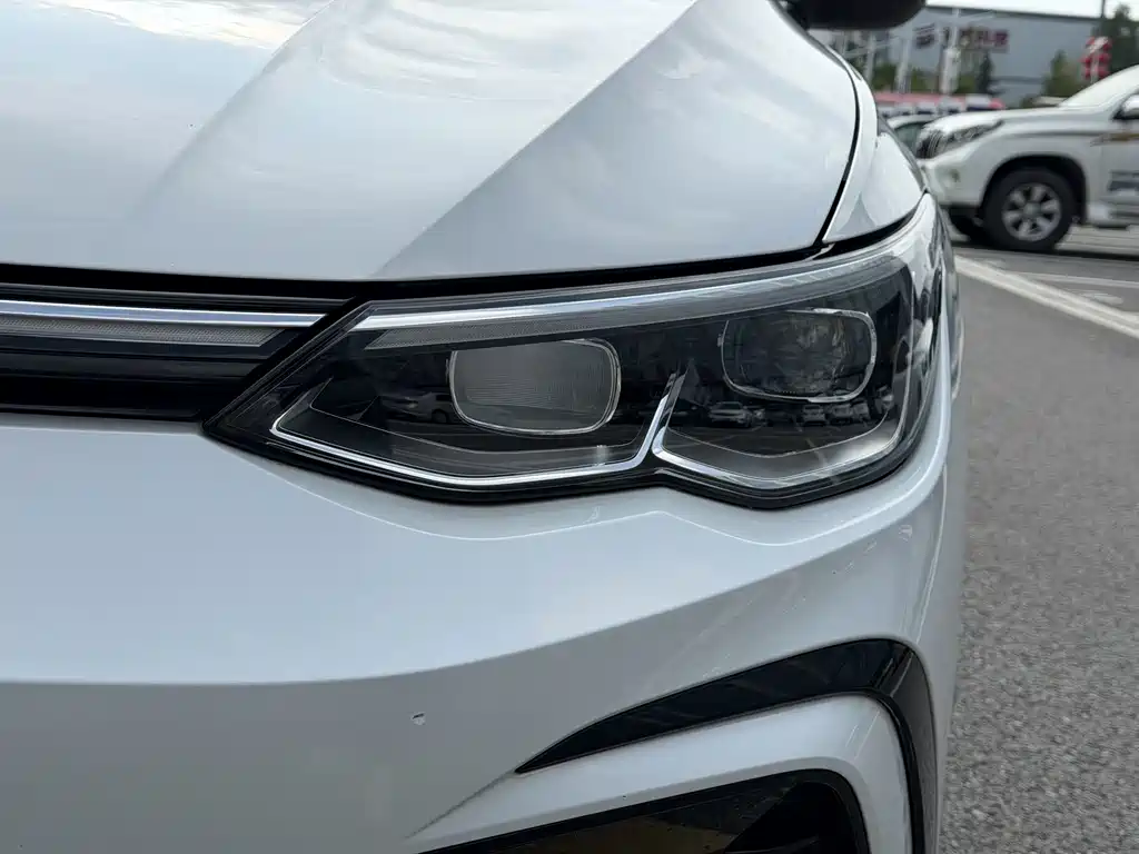 Volkswagen Golf 2023