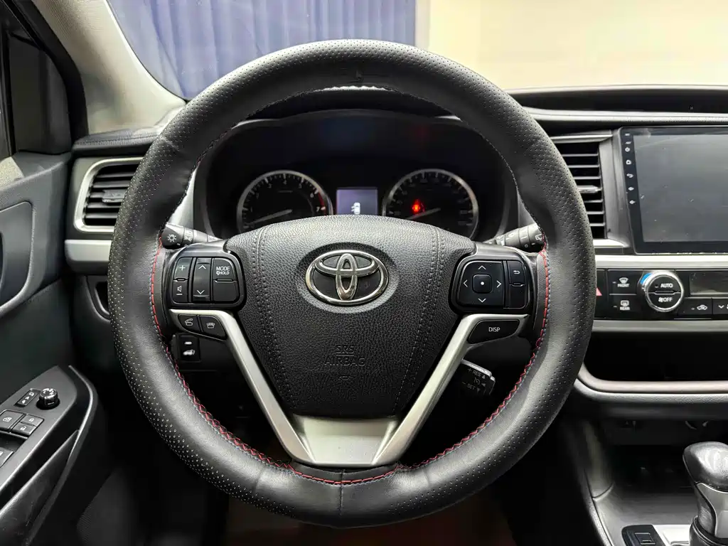 Toyota Highlander 2017 — фото 21