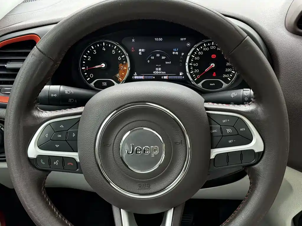 Jeep Renegade 2016 — фото 14