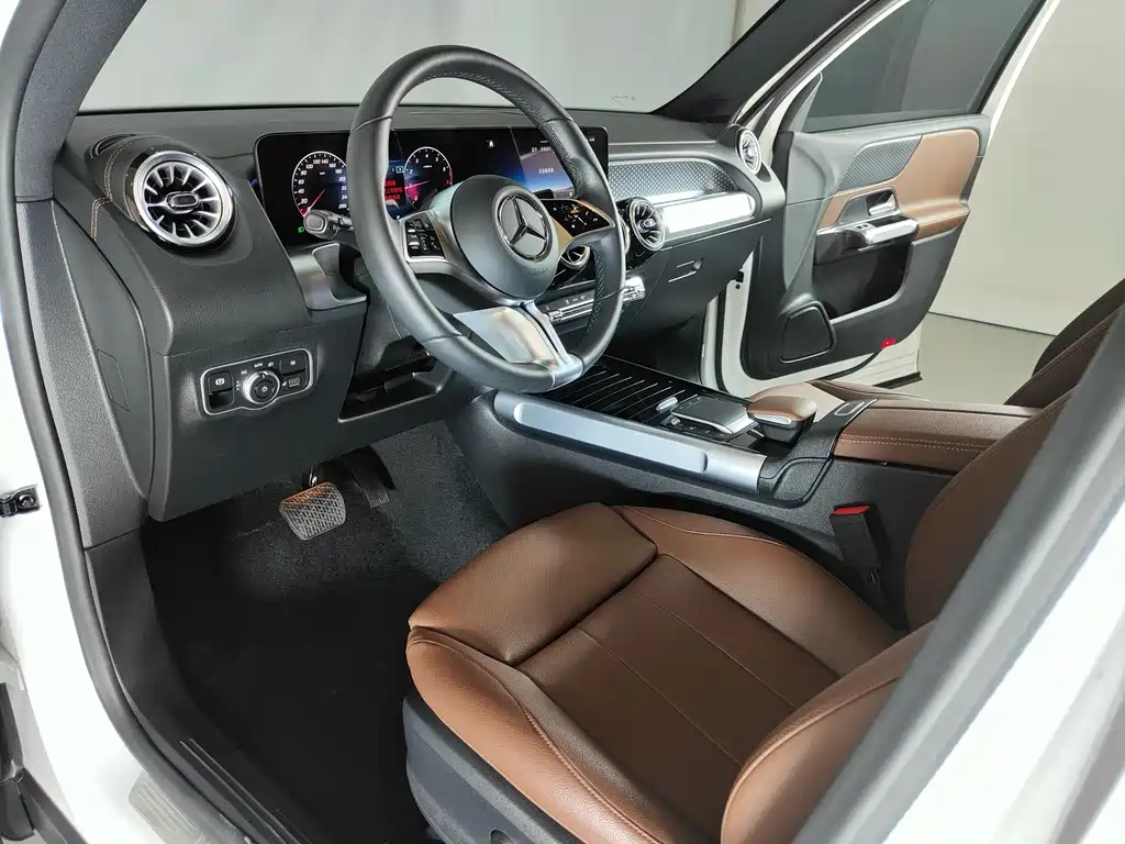 Mercedes-Benz GLB 2024 — фото 14
