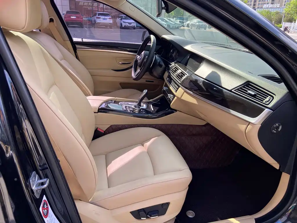 BMW 5 Series 2013 — фото 17