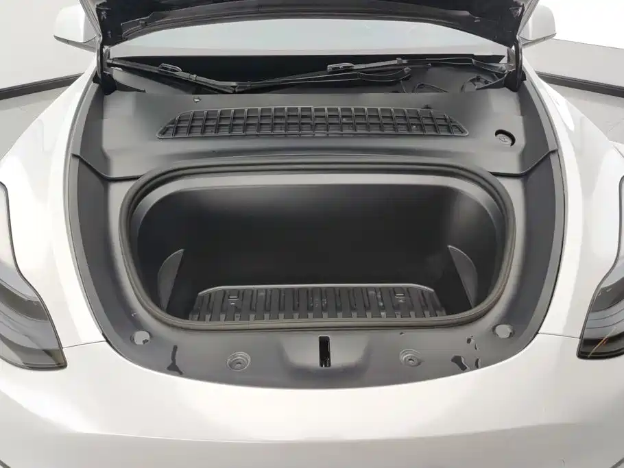 Tesla Model Y 2023 — фото 10