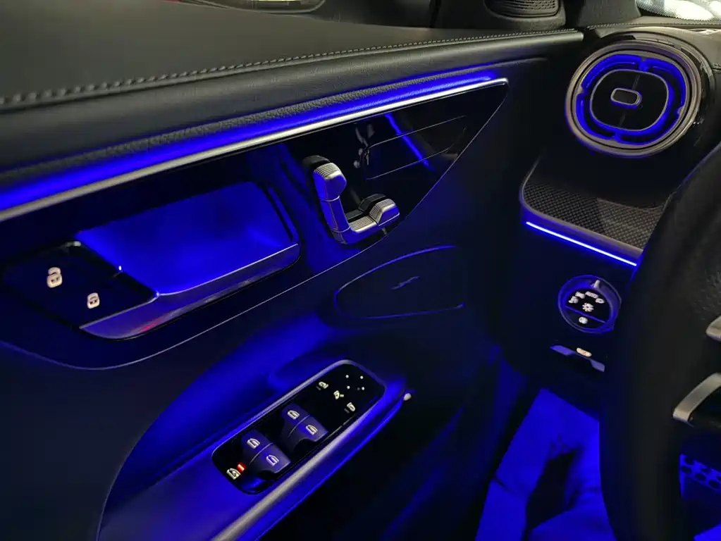 Mercedes-Benz C-Class 2023 — фото 9