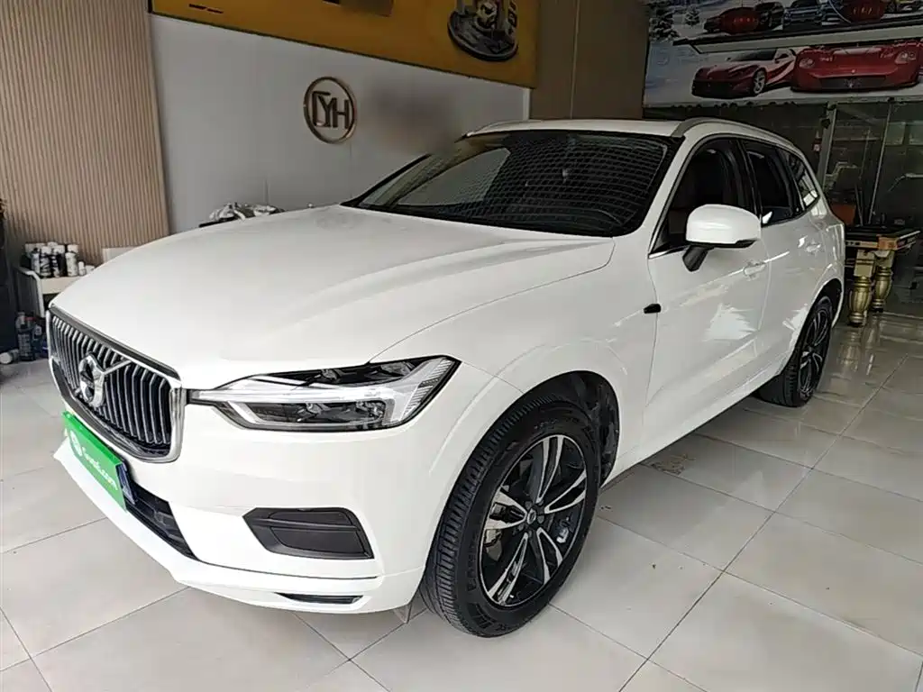 Volvo XC60 2018 — фото 1