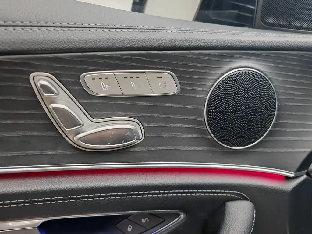 Mercedes-Benz E-Class 2020 — фото 26