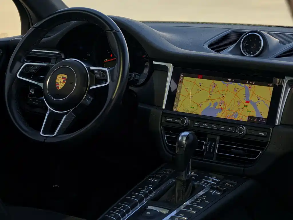 Porsche Macan 2019 — фото 6