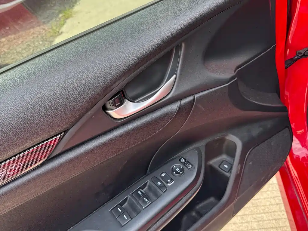 Honda Civic 2018 — фото 11