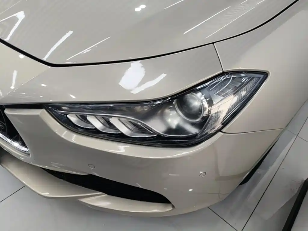 Maserati Ghibli 2015 — фото 24