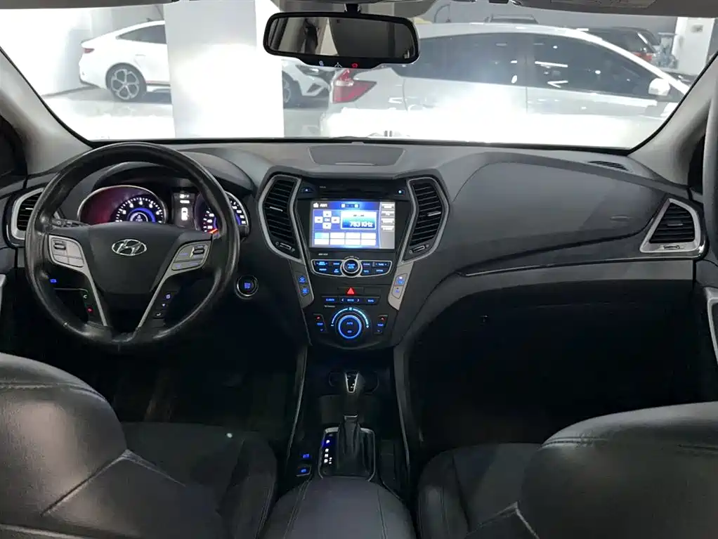 Hyundai Santa Fe 2015 — фото 2
