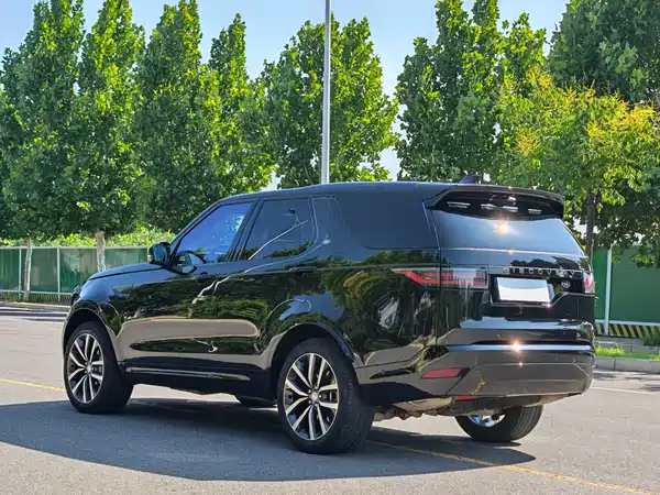 Land Rover Discovery 2024