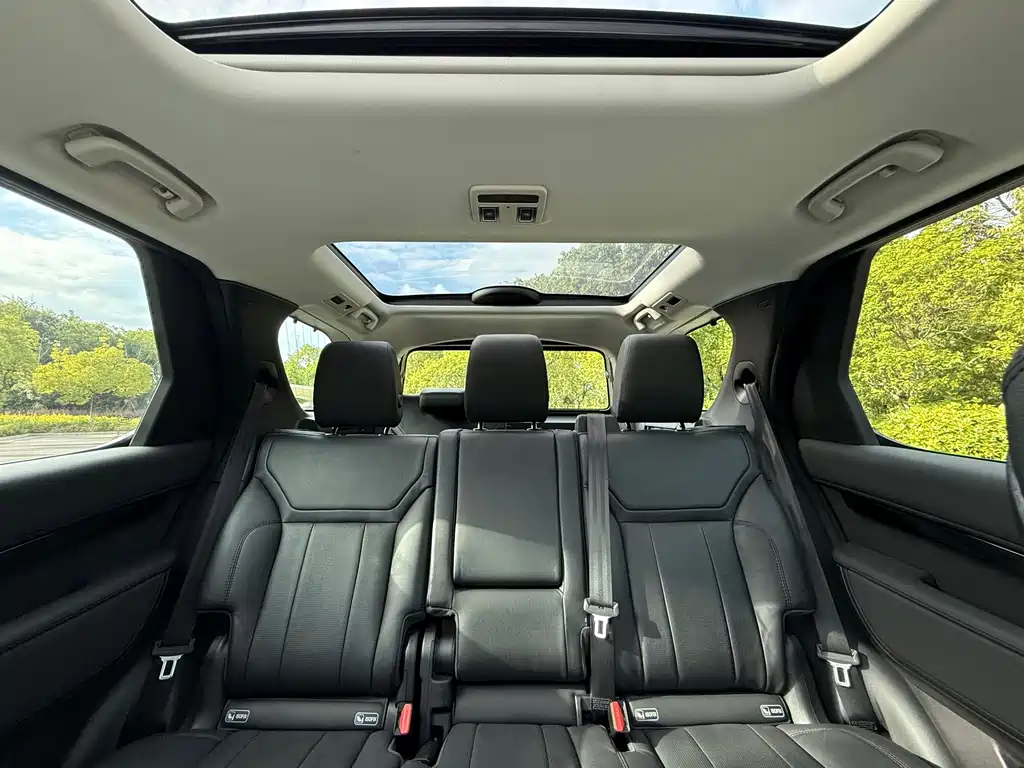 Land Rover Discovery 2019 — фото 25