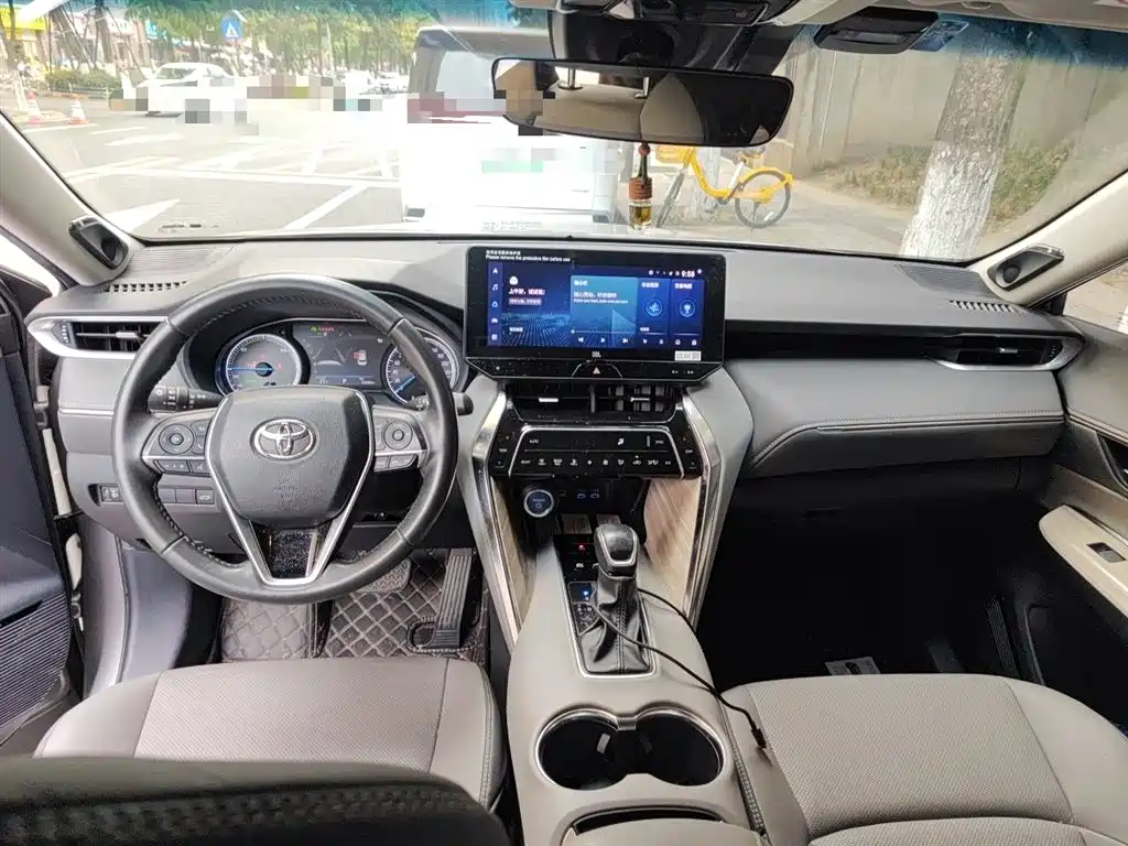 Toyota Venza 2022 — фото 10