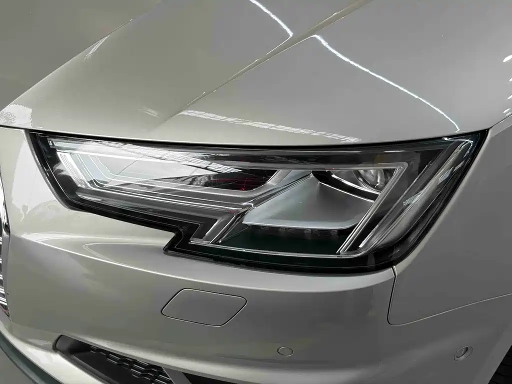 Audi A4L 2019 — фото 15