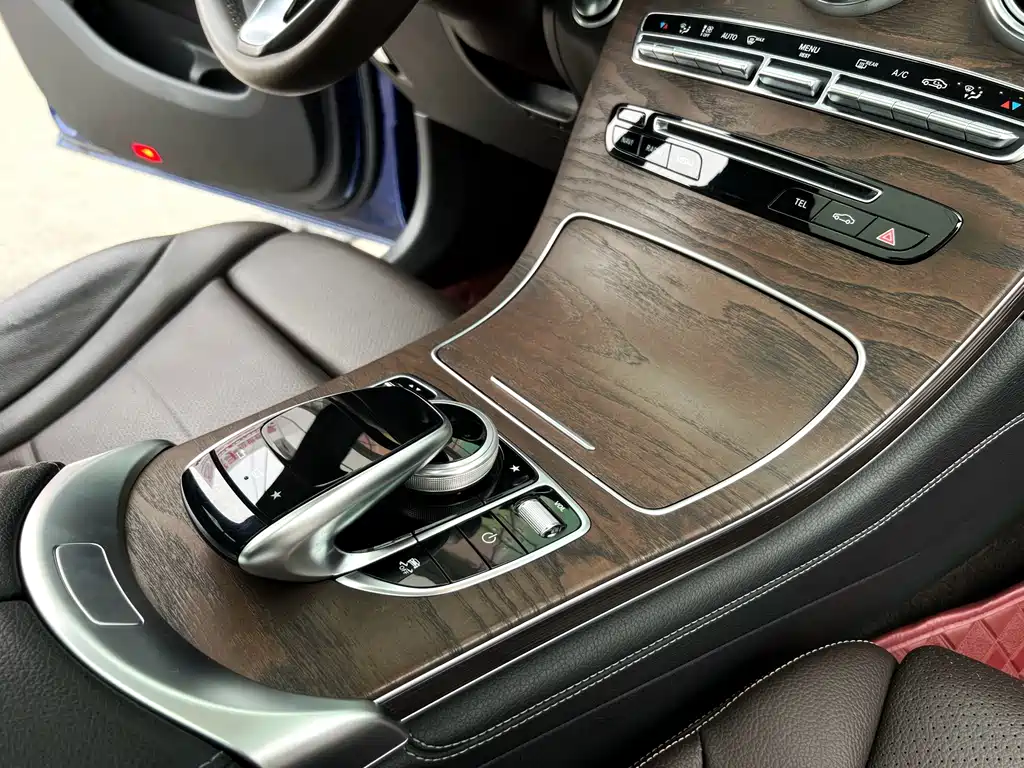 Mercedes-Benz GLC 2016 — фото 17
