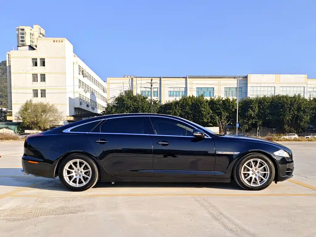 Jaguar XJ 2013 — фото 6