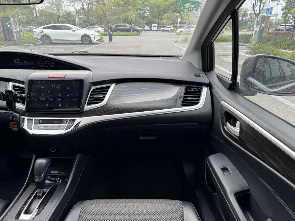 Honda Jade 2017 — фото 11