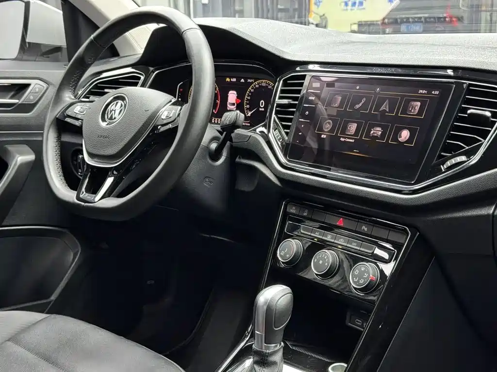 Volkswagen T-Roc 2022 — фото 10