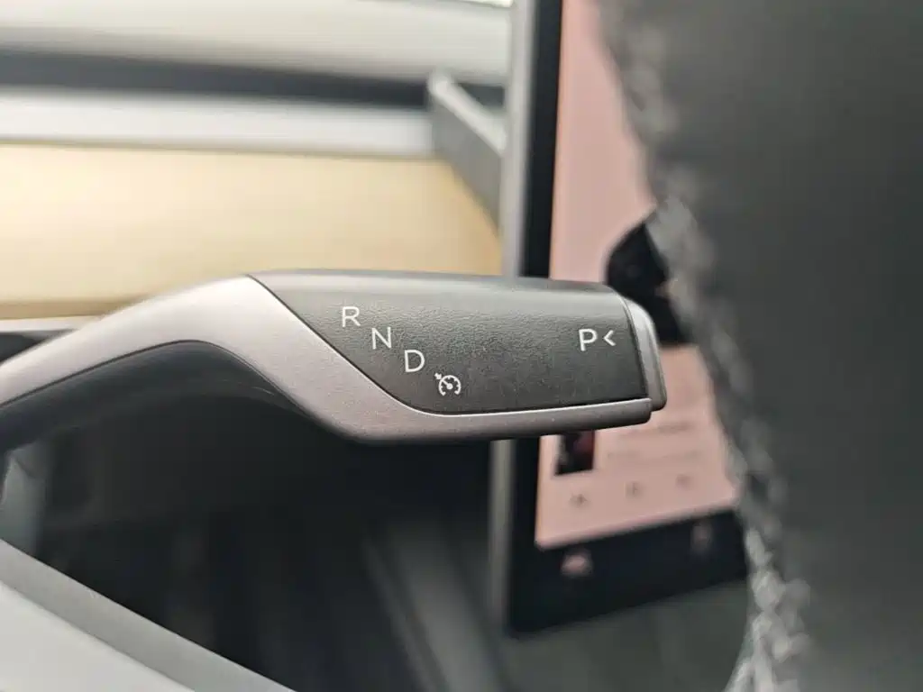 Tesla Model Y 2023 — фото 14