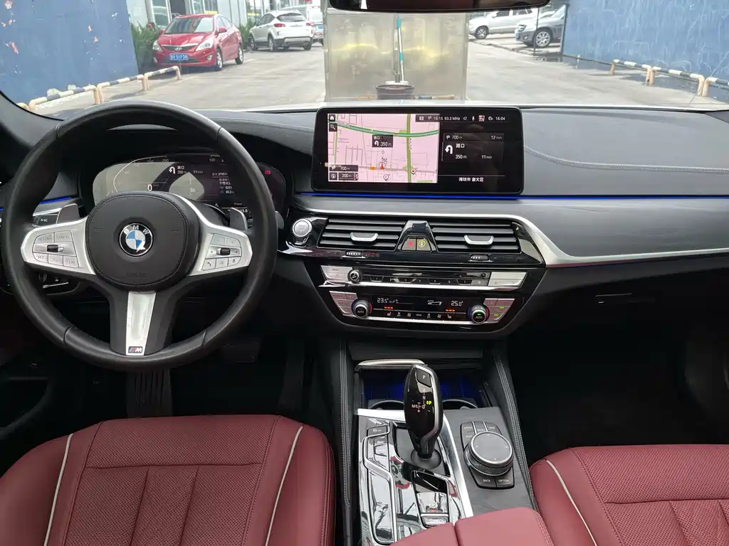 BMW 5 Series 2023 — фото 14