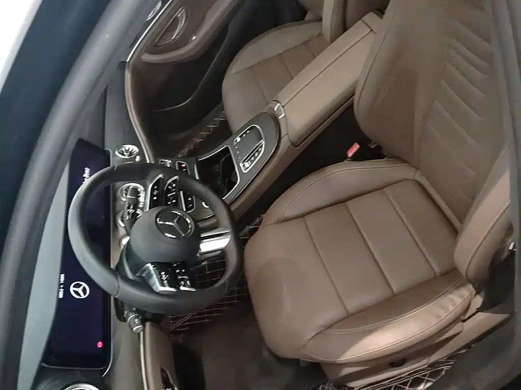 Mercedes-Benz E-Class 2020 — фото 15