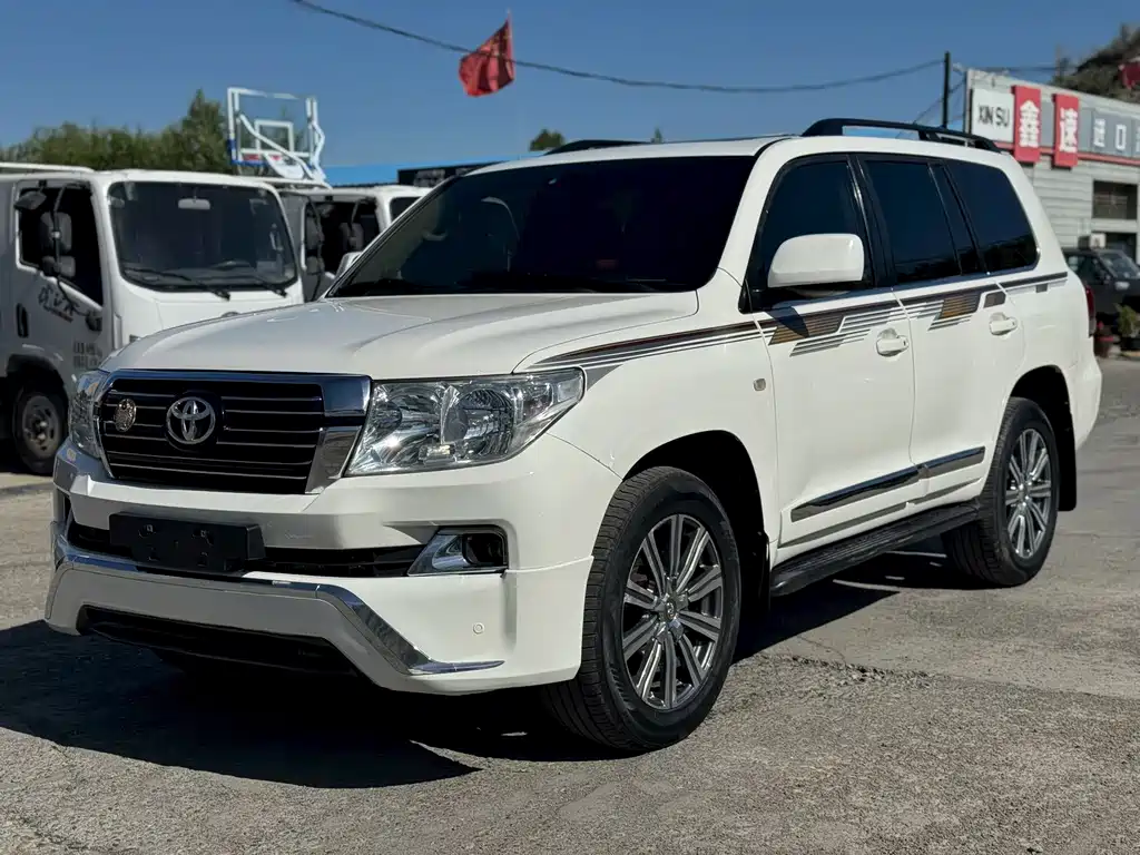 Toyota Land Cruiser 2011