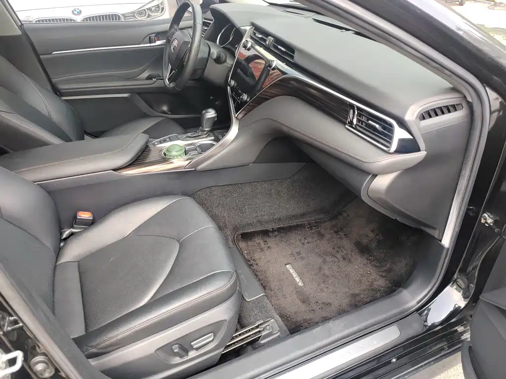Toyota Camry 2021 — фото 17