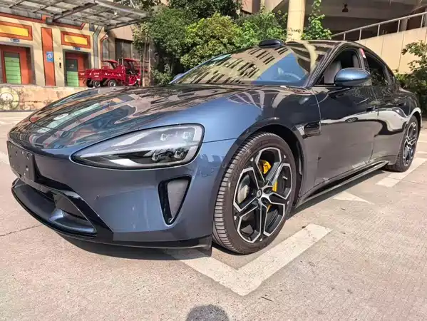 Xiaomi SU7 2024