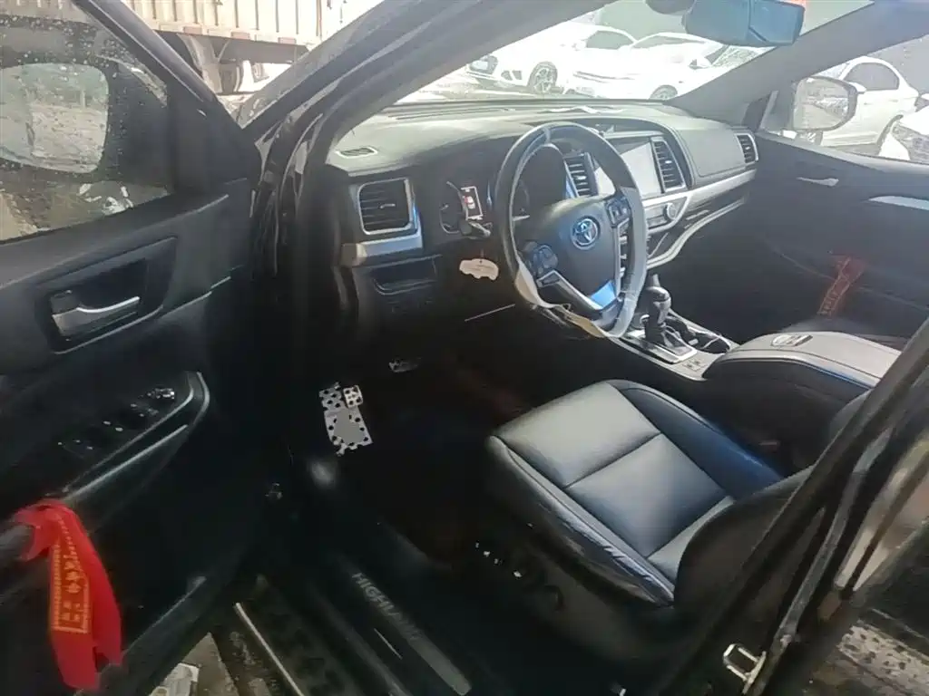 Toyota Highlander 2018 — фото 16