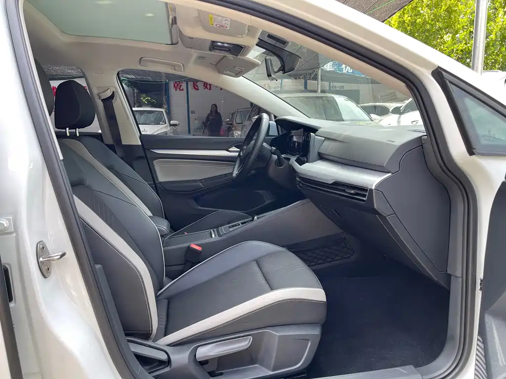 Volkswagen Golf 2022