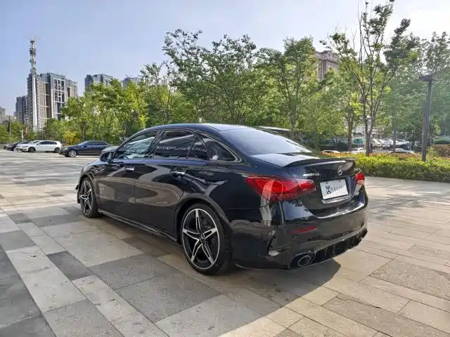 Mercedes-Benz A-Class AMG 2025 — фото 7