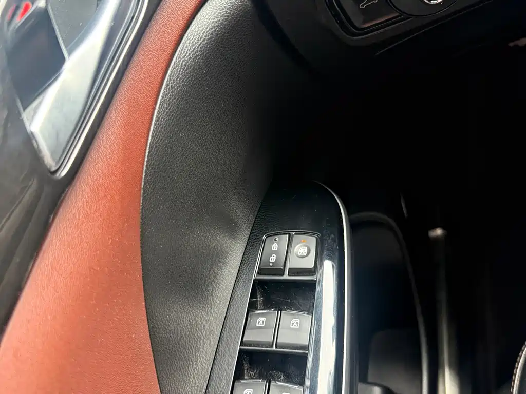 GAC Motor Trumpchi GS8 2019 — фото 12