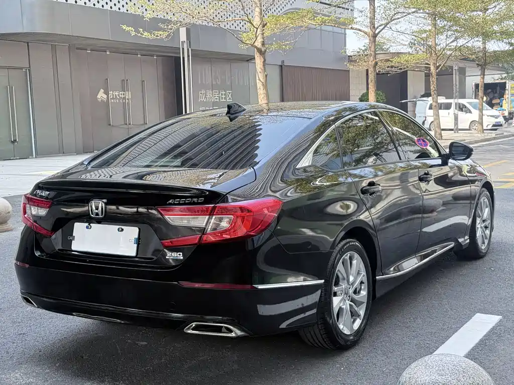 Honda Accord 2020 — фото 13